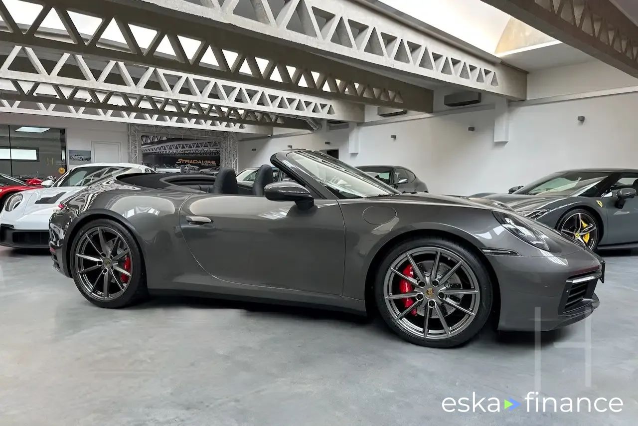 Lízing Kabriolet Porsche 992 2019