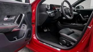 Lízing Sedan MERCEDES A 180 2024