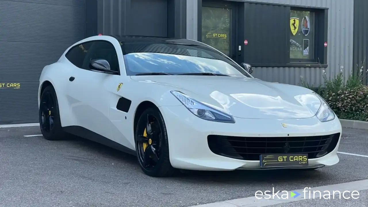 Lízing Kupé Ferrari GTC4 LUSSO 2017