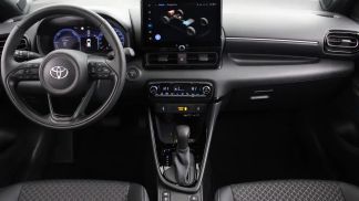 Lízing Hatchback Toyota Yaris 2024