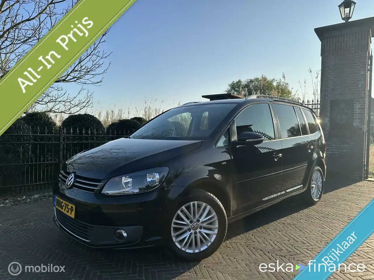Financování Hatchback Volkswagen Touran 2015