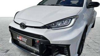 Lízing Hatchback Toyota Yaris 2024
