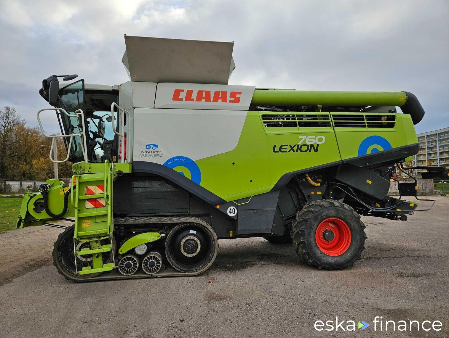 Leasing Combine grain harvester Claas Lexion 760TT 2013