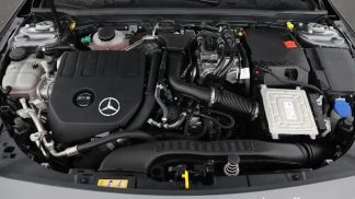 Hatchback MERCEDES A 250 2021