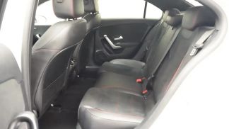 Lízing Sedan MERCEDES A 200 2019