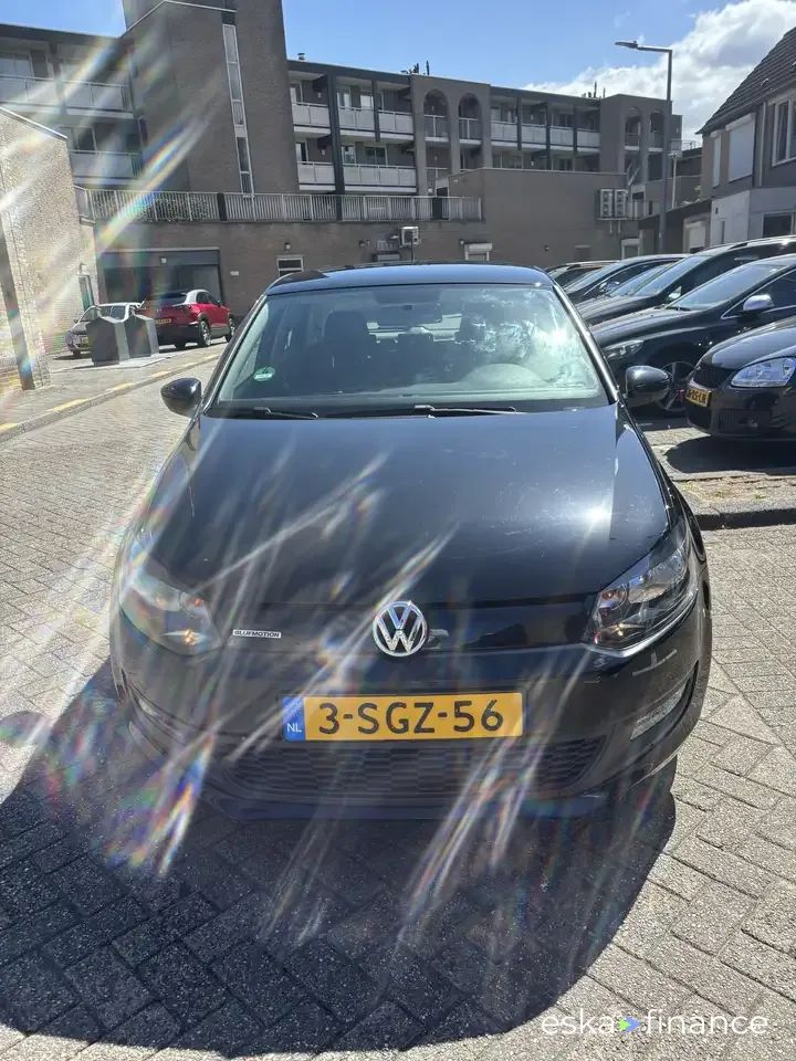 Lízing Sedan Volkswagen Polo 2013
