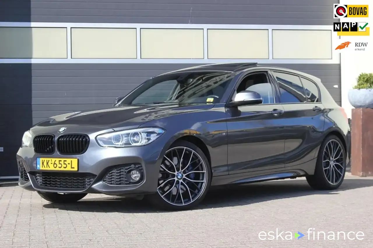 Lízing Hatchback BMW 118 2016