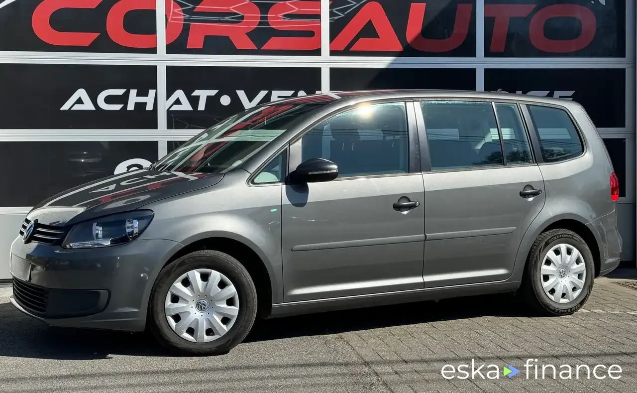Lízing Hatchback Volkswagen Touran 2015