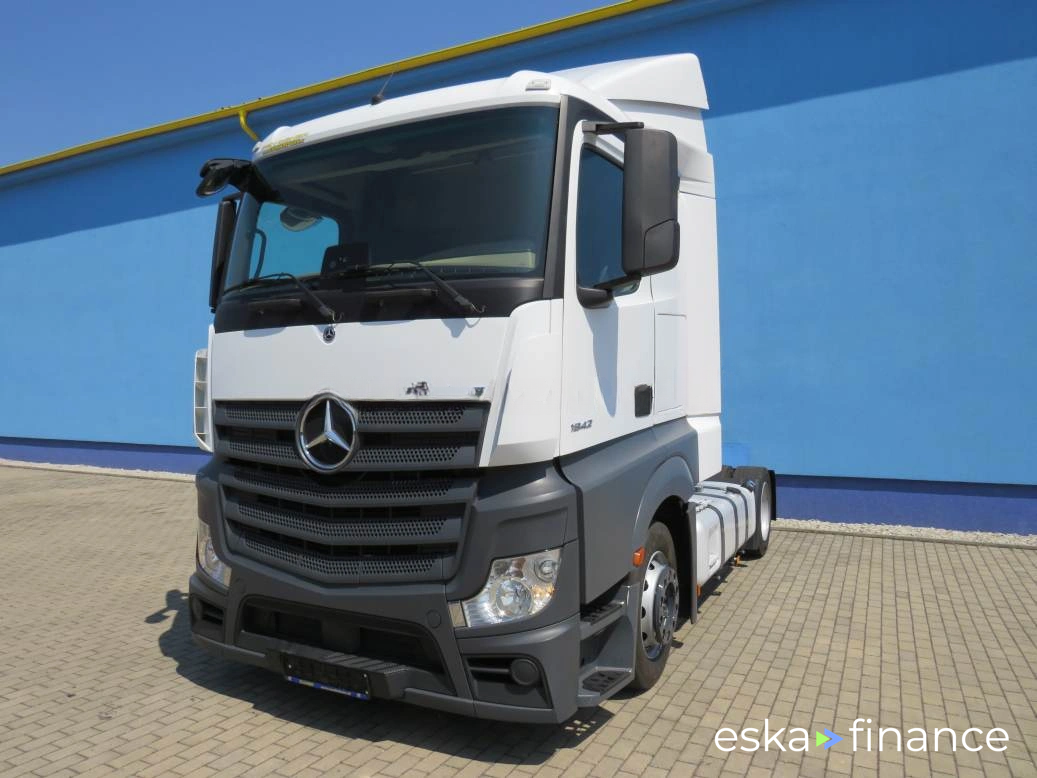 Lízing Traktor MERCEDES 1842 2019