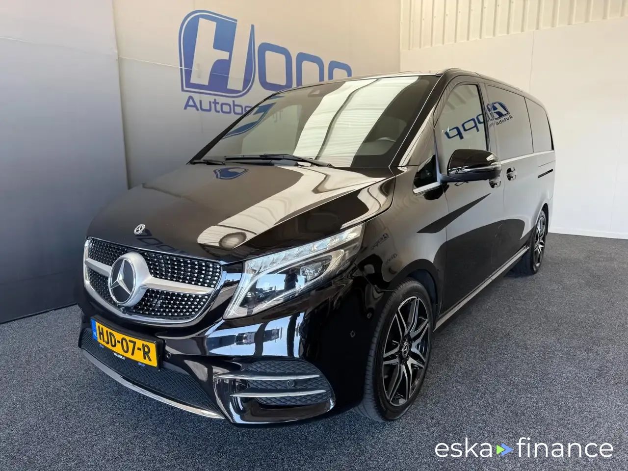 Lízing Hatchback MERCEDES V 300 2020