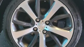 Lízing Hatchback Peugeot 208 2015