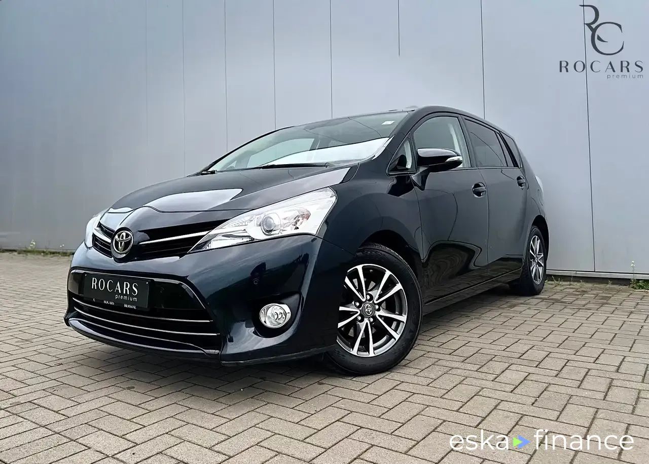 Leasing Passenger transport Toyota Verso 2014