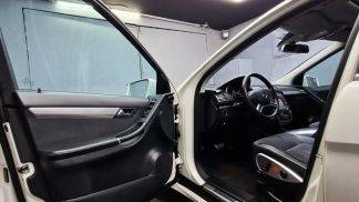 Lízing Hatchback MERCEDES R 350 2011