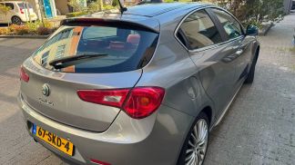 Lízing Hatchback Alfa Romeo Giulietta 2011