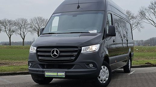 Mercedes-Benz SPRINTER 319 2023