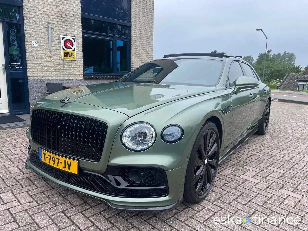 Leasing Sedan Bentley Flying Spur 2022