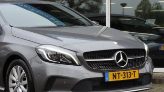Lízing Hatchback MERCEDES A 180 2017