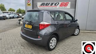 Lízing Hatchback Toyota Verso-S 2013