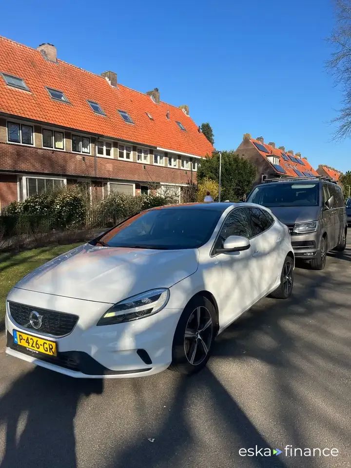 Leasing Hatchback Volvo V40 2017