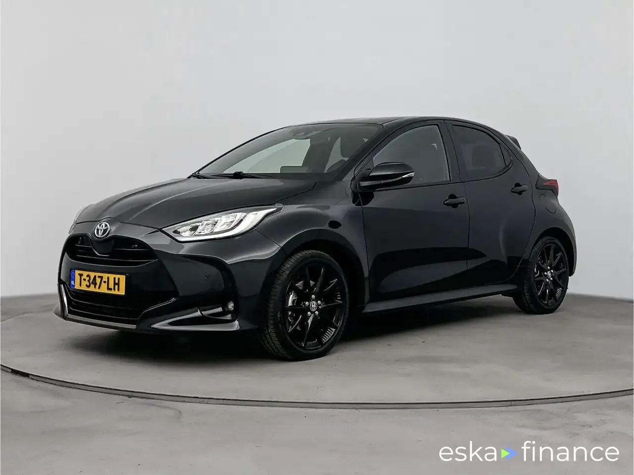Leasing Hatchback Toyota Yaris 2023