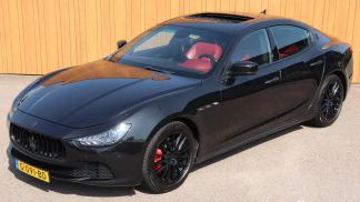 Lízing Sedan Maserati Ghibli 2016