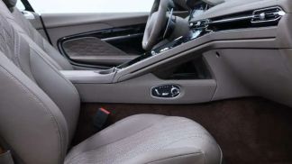Leasing Convertible Aston Martin DB12 2024