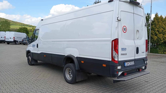 Zamknięta ciężarówka Iveco DAILY 2017