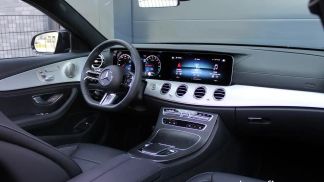 Lízing Sedan MERCEDES E 300 2023