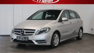 Financování Hatchback MERCEDES B 180 2015