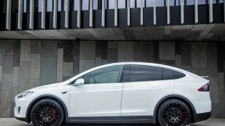 Financování SUV Tesla Model X 2019