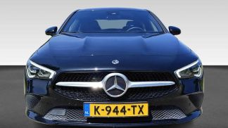 Lízing Sedan MERCEDES CLA 180 2021