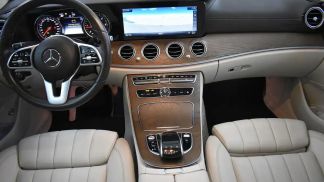 Lízing Sedan MERCEDES E 220 2020
