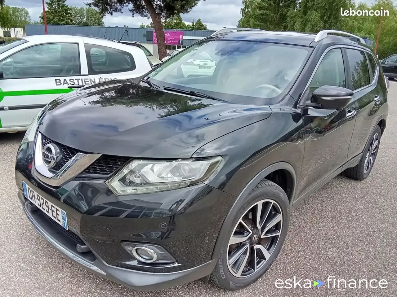Finansowanie SUV Nissan X-Trail 2015