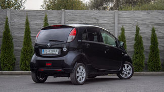 Lízing Hatchback Peugeot I ON 2012