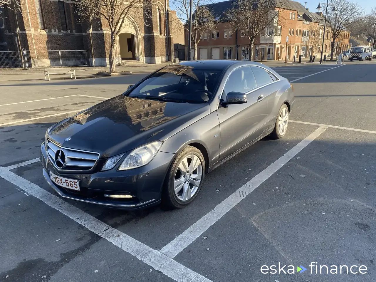 Financování Kupé MERCEDES E 220 2011