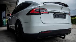 Financování SUV Tesla Model X 2019