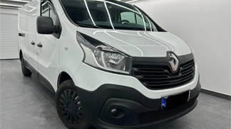 Zamknięte pudełko Renault Trafic 2018