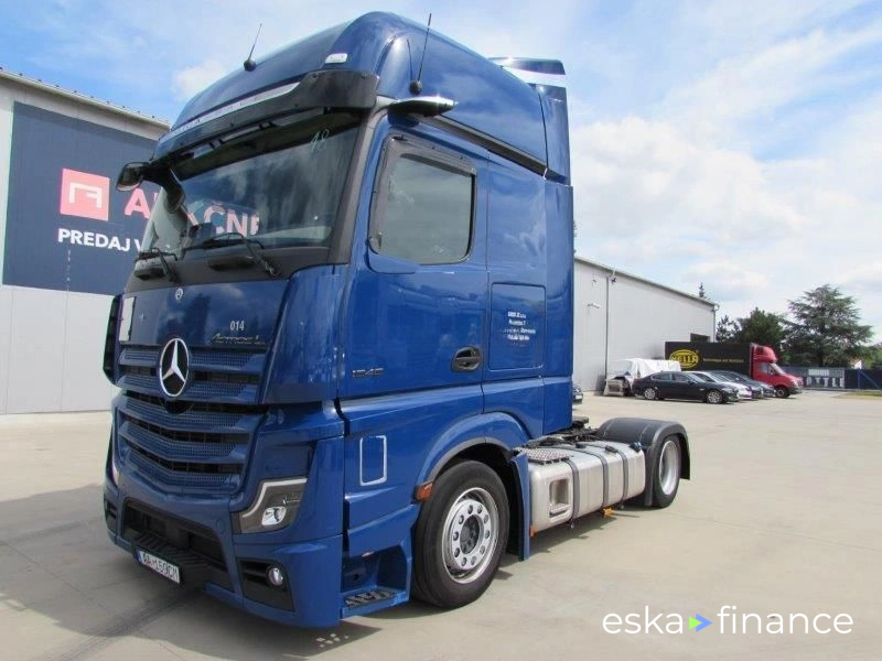 Ciągnik siodłowy MERCEDES ACTROS 2023