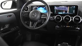 Lízing Hatchback MERCEDES B 180 2019