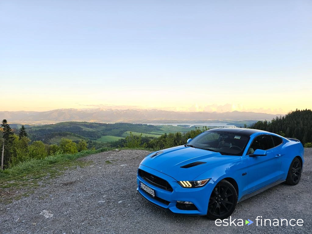 Leasing Sedan Ford Mustang 2017