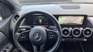 Lízing Hatchback MERCEDES B 180 2019