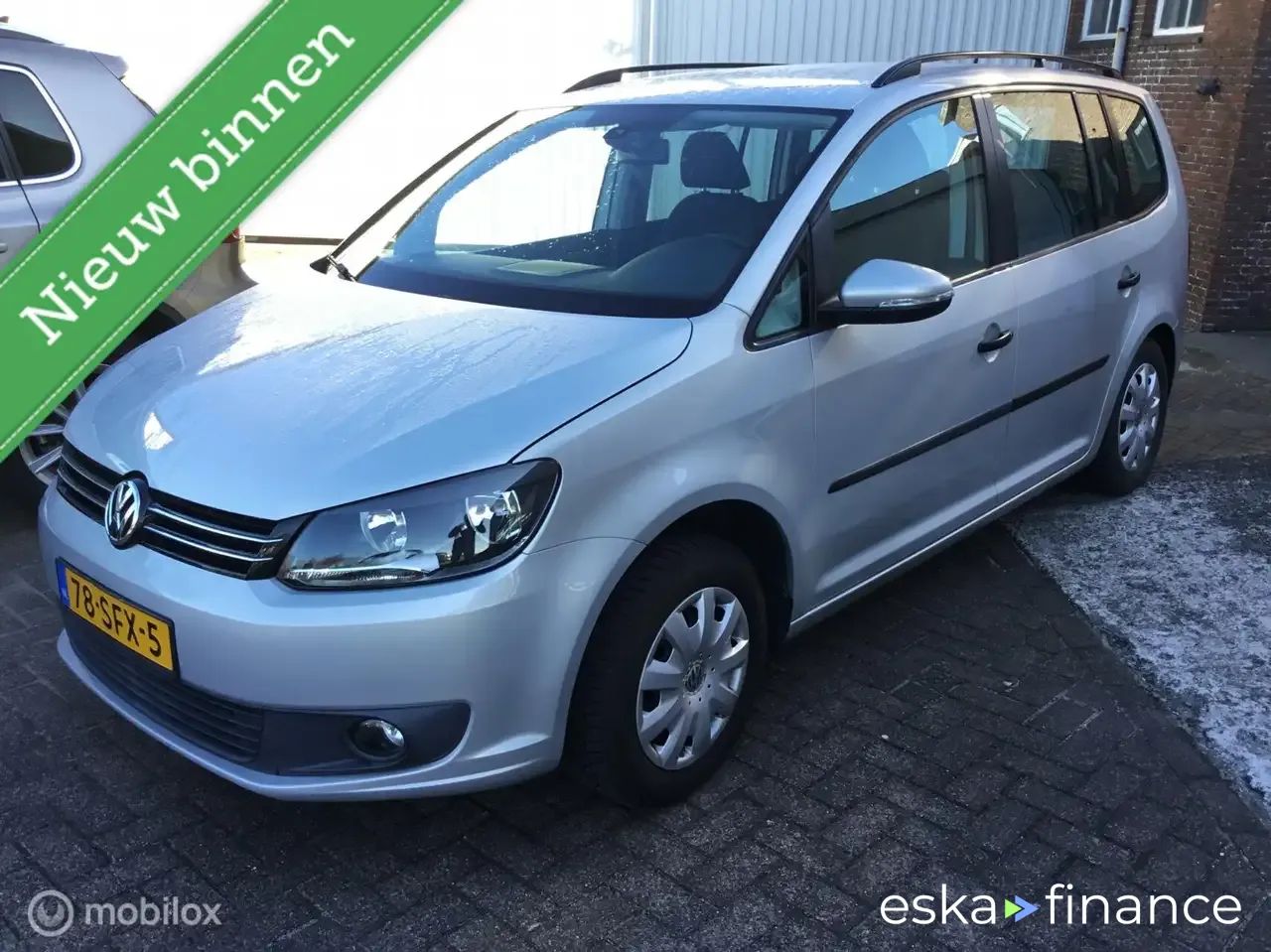 Lízing Hatchback Volkswagen Touran 2011
