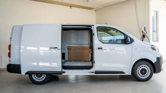 Van Opel VIVARO VAN 2024