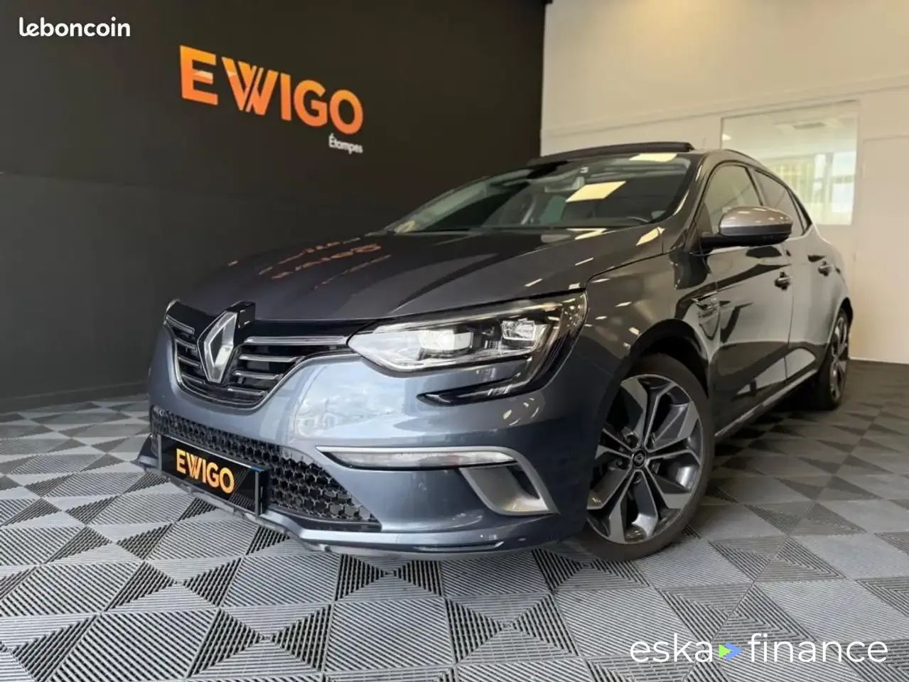 Financování Sedan Renault Megane 2017