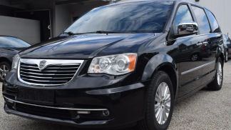 Lízing Hatchback Lancia Voyager 2014