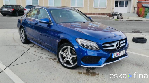 MERCEDES C TRIEDA 2015