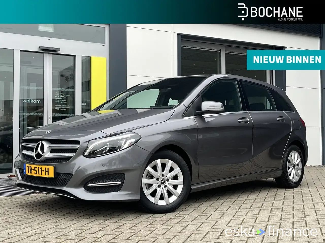 Lízing Hatchback MERCEDES B 180 2018