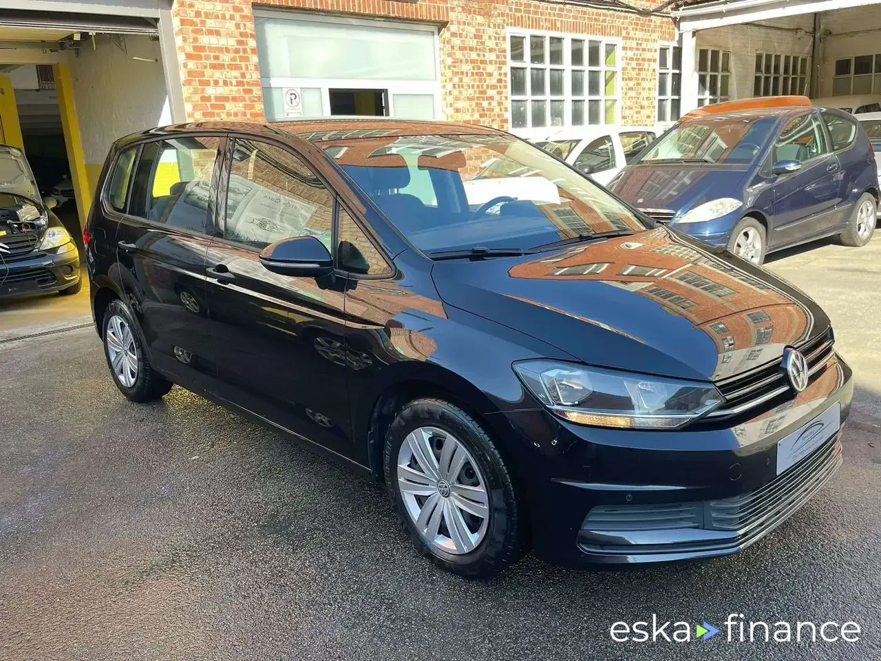 Leasing Hatchback Volkswagen Touran 2016