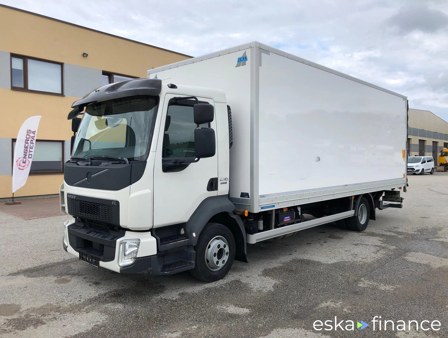 Specjalna ciężarówka Volvo FL210 2016