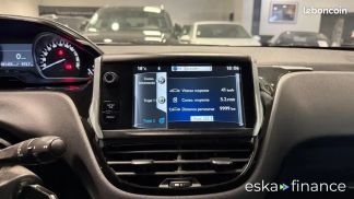 Lízing Hatchback Peugeot 208 2013